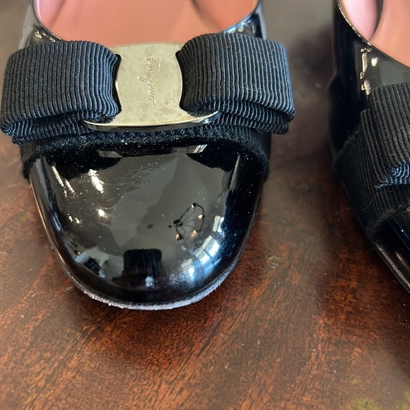 Salvatore Ferragamo Vara Bow Kitten Heel Slingback 7.5 AA - Picture 10 of 10